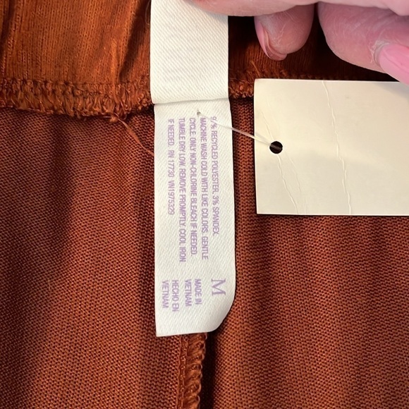 Stars Above Women’s Brown 97% Polyester 2% Spandex Shorts Size Medium NWT - Picture 6 of 6